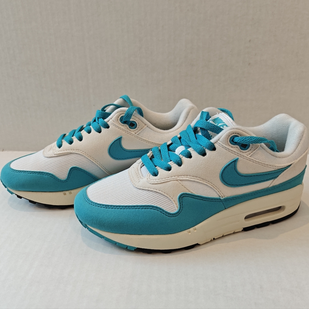 Nike Air Max 1 Sneakers